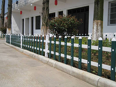 PVC草坪護(hù)欄圖片3