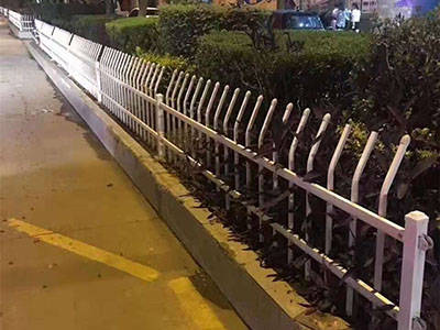 折彎花壇護(hù)欄圖片3